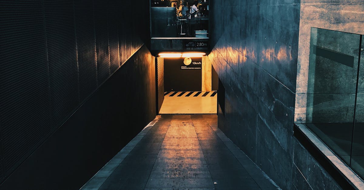 How to Maintain Efficiency in Screw Chillers